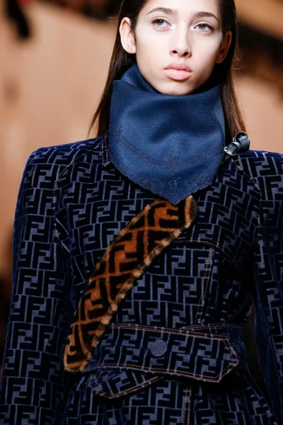 Look 73